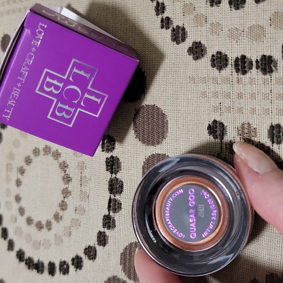LCB  Love + Craft + Beauty Plazma Gloss Lip Cheek Lid all over gloss in quasar g - Picture 2 of 4
